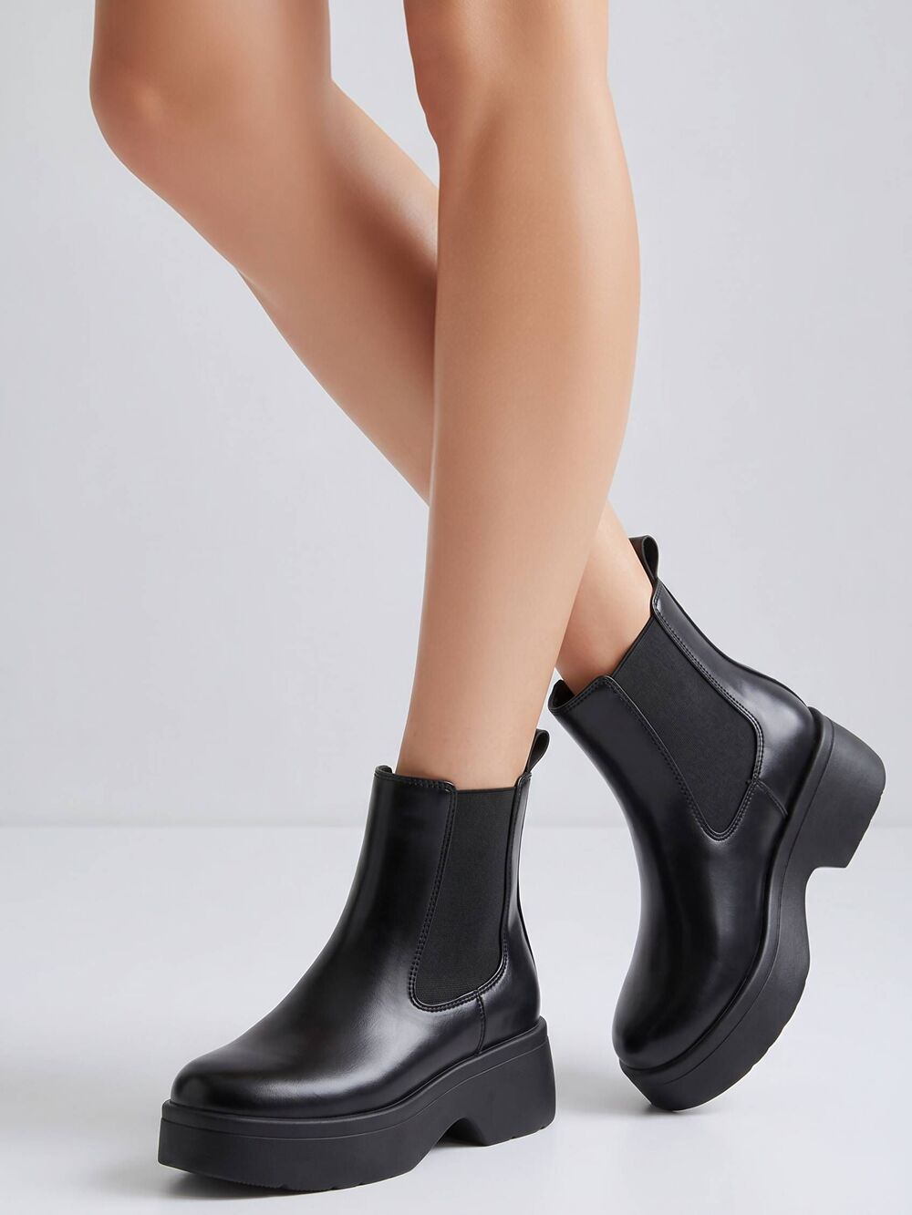 🩵NIB Black Chelsea Slip On Platform Ankle Boot Shoes Size 8